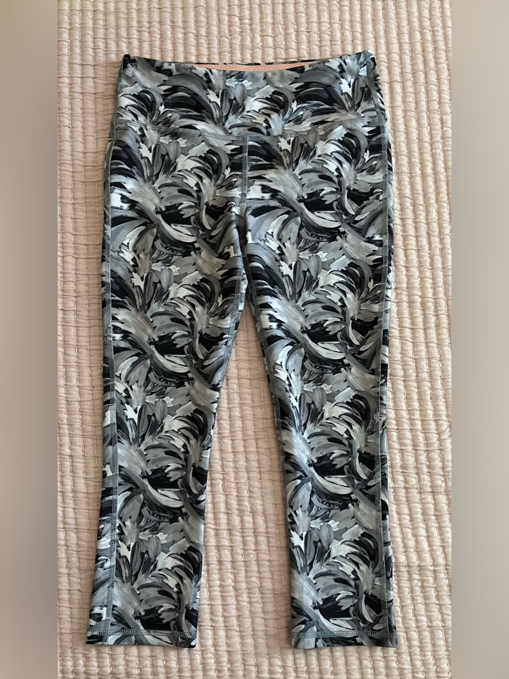 New without tag Marina Sport Active crop Capri athletic Leggings size small